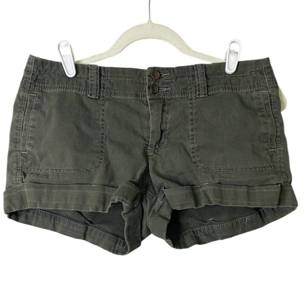 Abercrombie & Fitch Women’s Olive Green Cuffed Shorts | Size 6